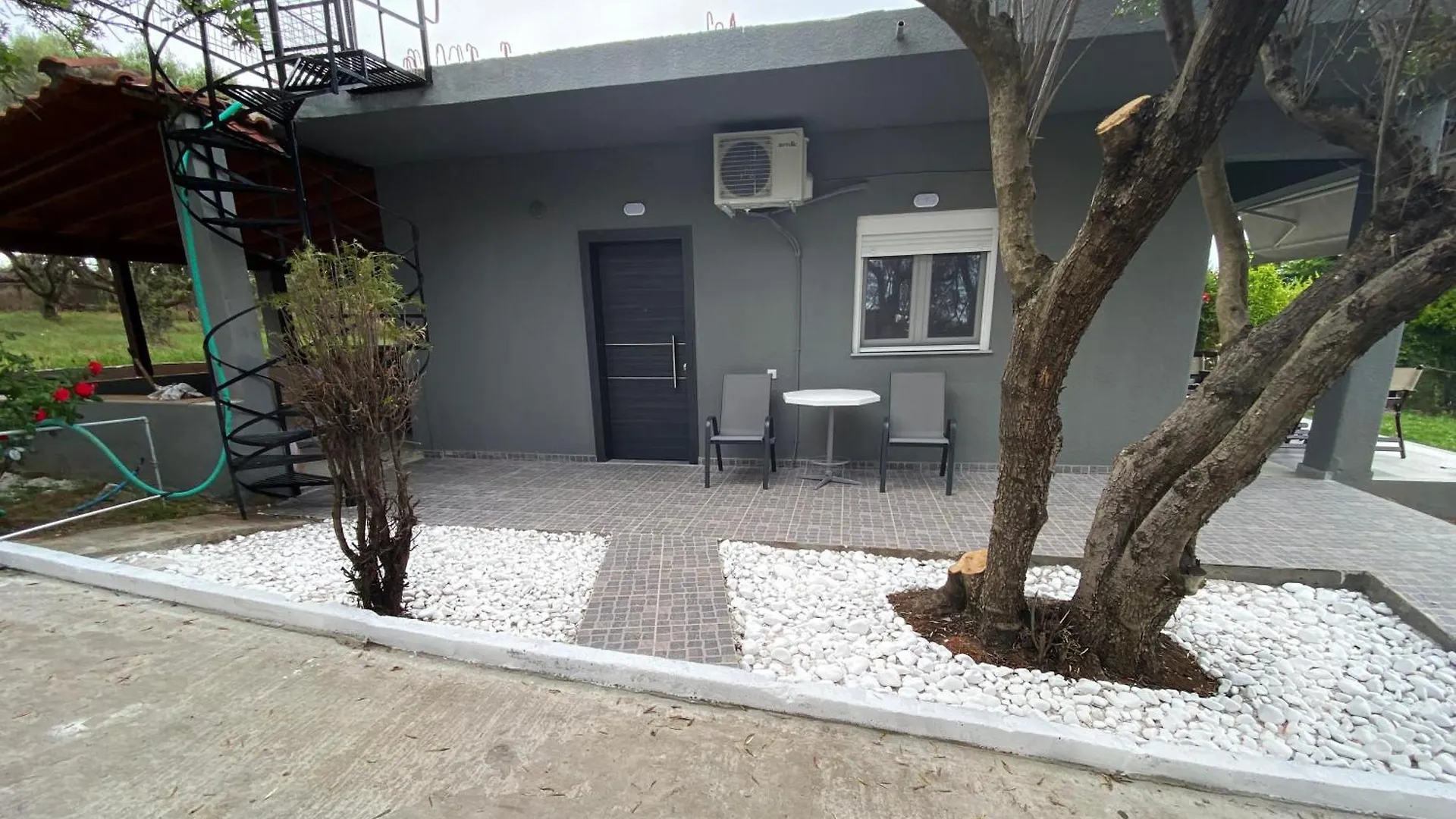 Mediterranean Escape Flogita